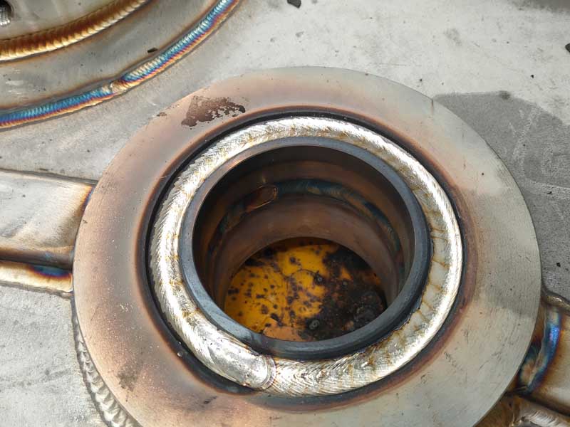 爐地板不銹鋼藥性焊絲焊接機(jī)器人