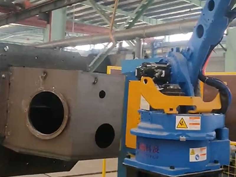 工程車(chē)輛油箱安川焊接機(jī)器人廠家